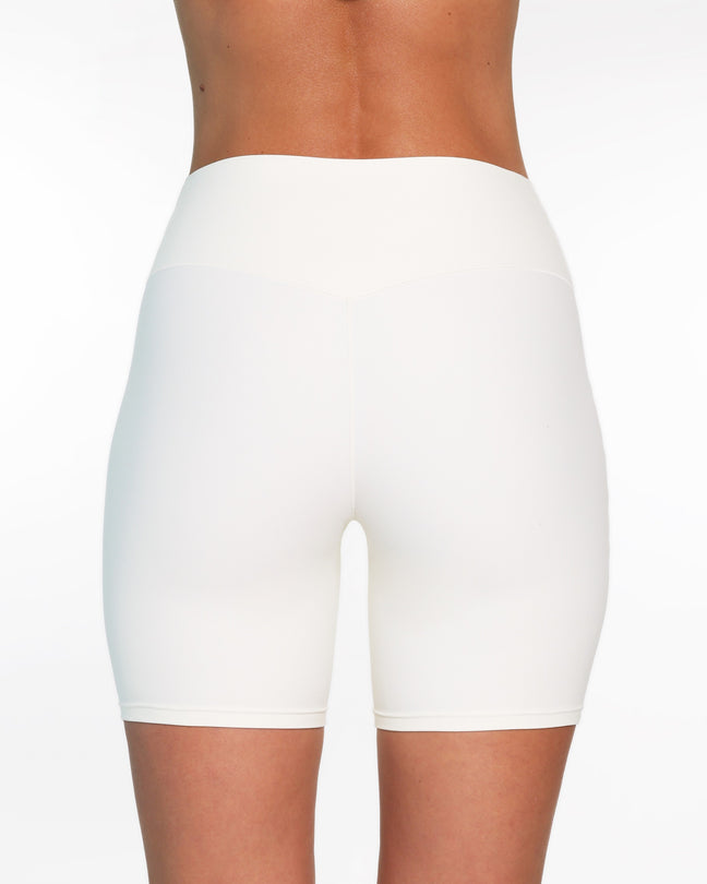 Classic Shorts Light Luxe™ | Panna Cotta