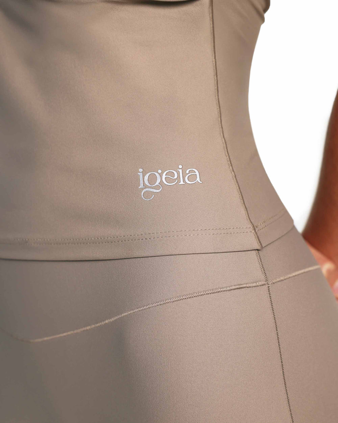 Sculpt Top Light Luxe™ | Iced Coffee